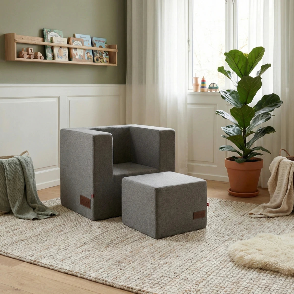 Børnestol og børnepuf lounge